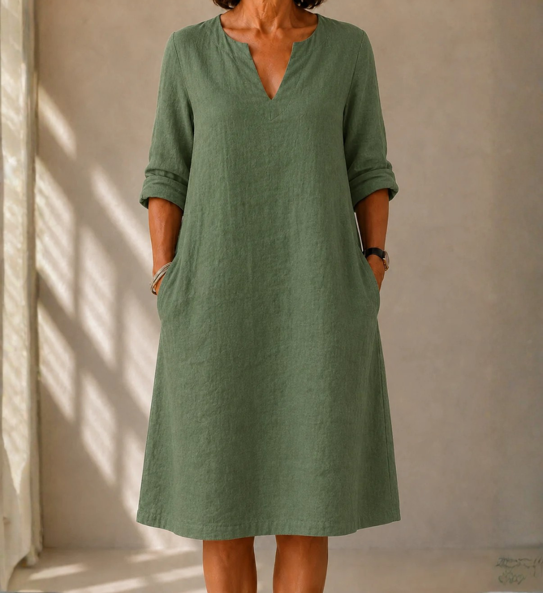 SOFIA™ | VESTIDO MIDI DE LINO CON ESCOTE EN V Y BOLSILLOS