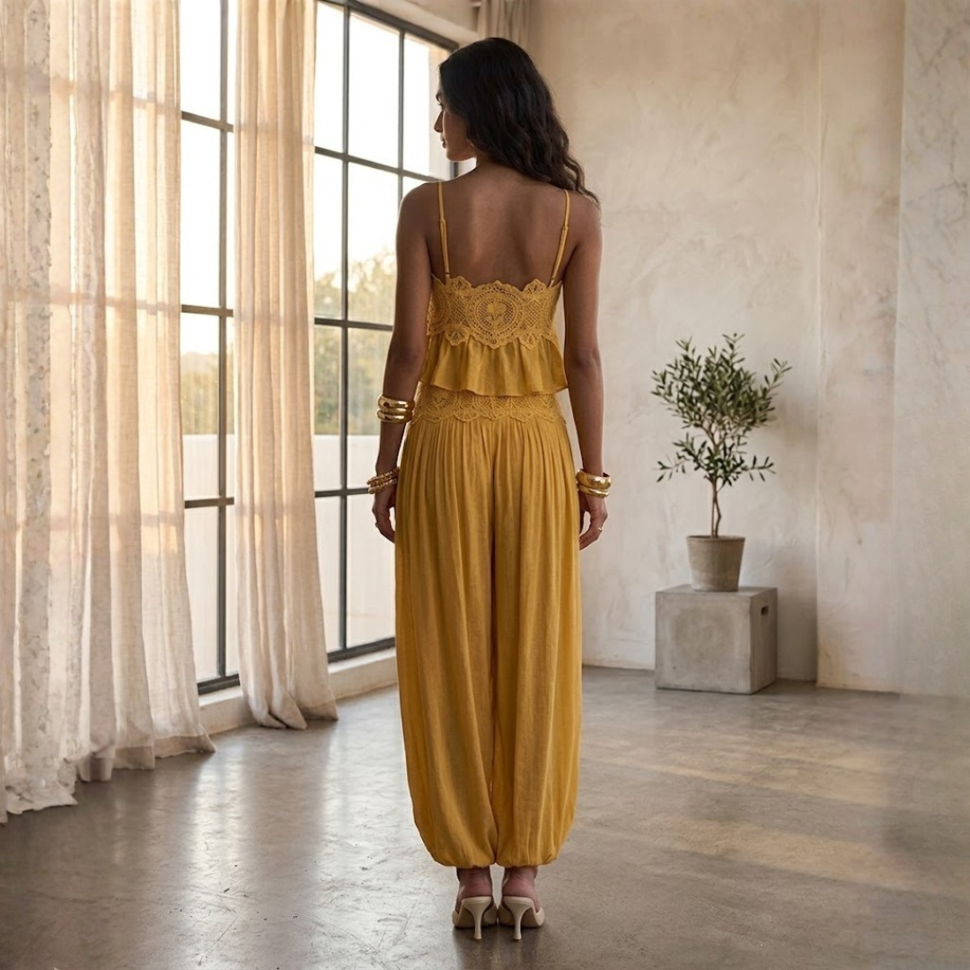 CONJUNTO DE TOP Y PANTALÓN ANCHO CON DETALLE DE ENCAJE "SOFIA"